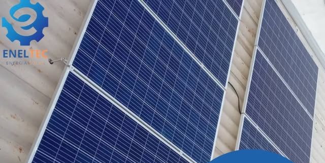 Sistema de energia solar instalado pela ENELTEC: residência em Campo Mourão - PR, 750 kWh por mês